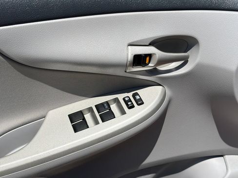 Used 2011 Toyota Corolla LE FWD image 14