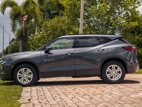 Used 2022 Chevrolet Blazer LT AWD/4WD image 2