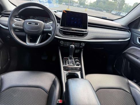 Used 2022 Jeep Compass Latitude AWD/4WD image 3