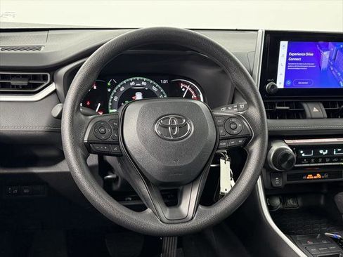 Certified 2025 Toyota RAV4 LE image 29