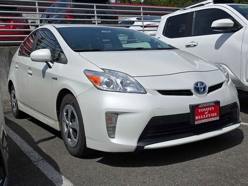 Used 2014 Toyota Prius Four FWD image 3