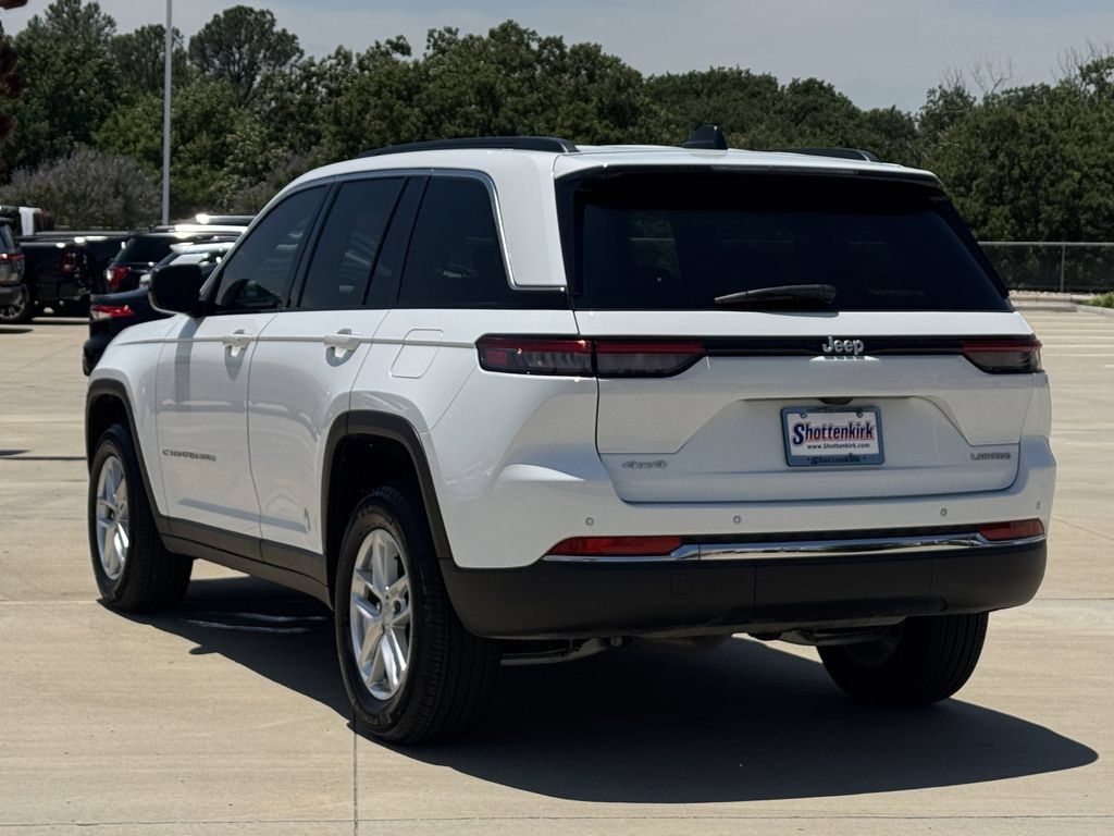 Used 2025 Jeep Grand Cherokee Laredo X w/ Luxury Tech Group I AWD/4WD image 4