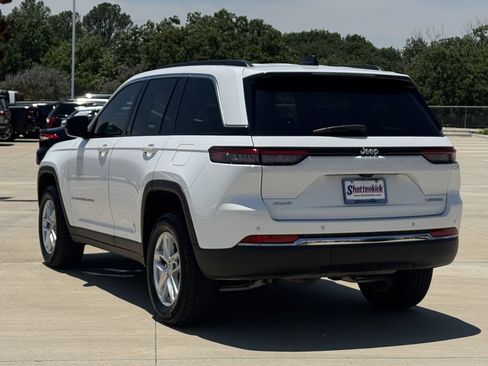 Used 2025 Jeep Grand Cherokee Laredo X w/ Luxury Tech Group I AWD/4WD image 4
