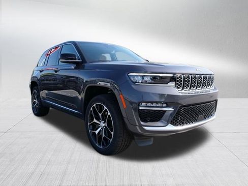 New 2025 Jeep Grand Cherokee Summit image 9