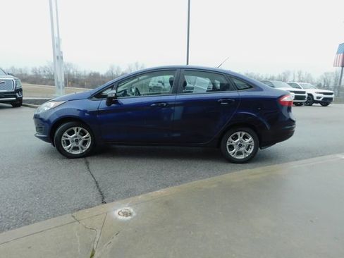 Used 2016 Ford Fiesta SE image 5