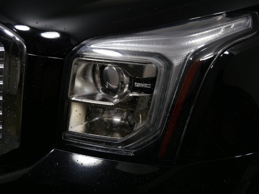 Used 2016 GMC Yukon XL Denali w/ Open Road Package AWD/4WD image 10