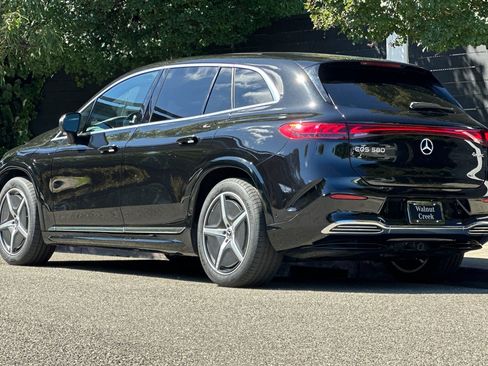 Used 2023 Mercedes-Benz EQS 580 4MATIC SUV image 3