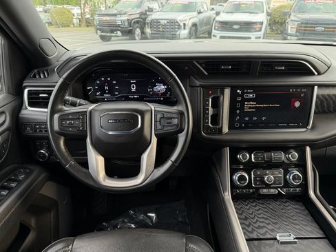 Used 2023 GMC Yukon Denali AWD/4WD image 16