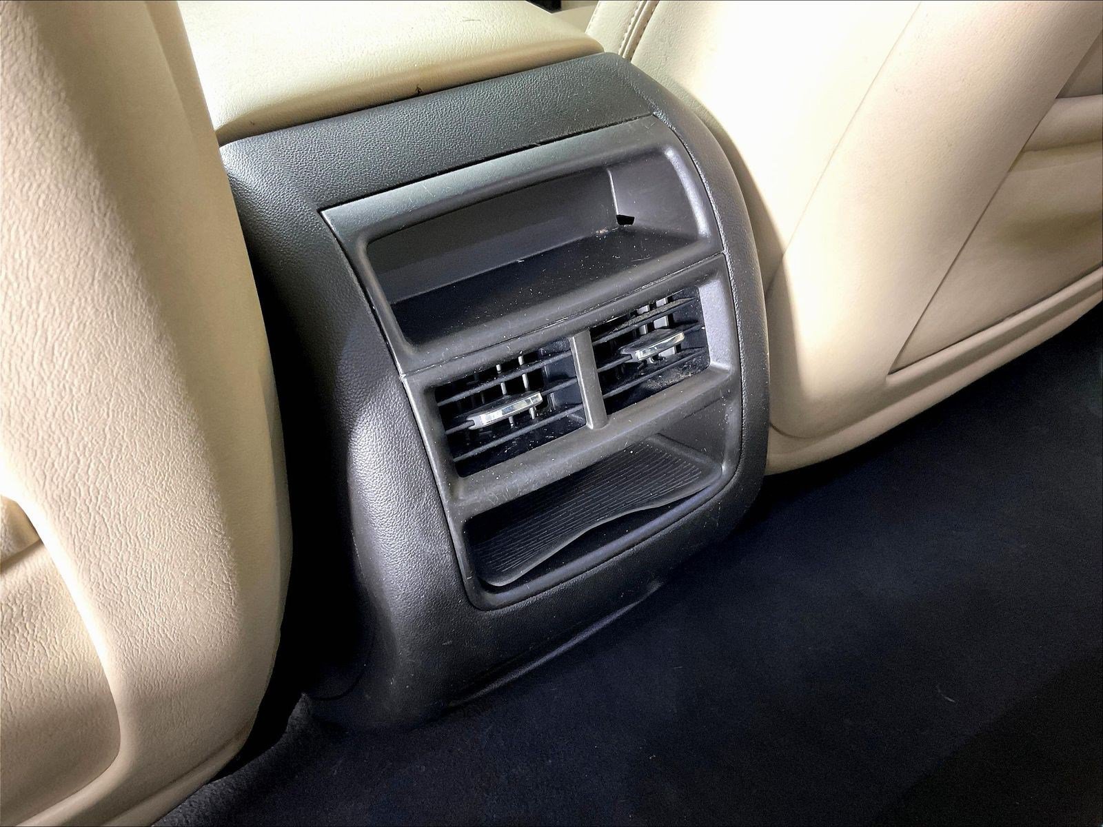 Used 2017 Cadillac XT5 Luxury w/ Driver Awareness Package FWD image 10