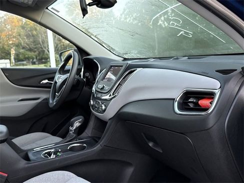 Used 2022 Chevrolet Equinox LS image 17