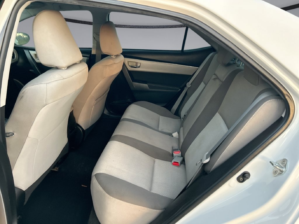 Used 2018 Toyota Corolla LE FWD image 27