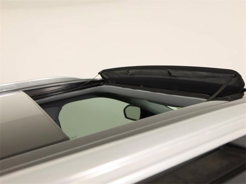 Used 2021 Ford Explorer Limited w/ Equipment Group 301A image 24