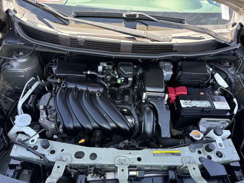 Used 2012 Nissan Versa SV FWD image 10