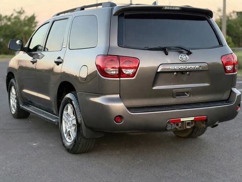 Used 2012 Toyota Sequoia SR5 image 3