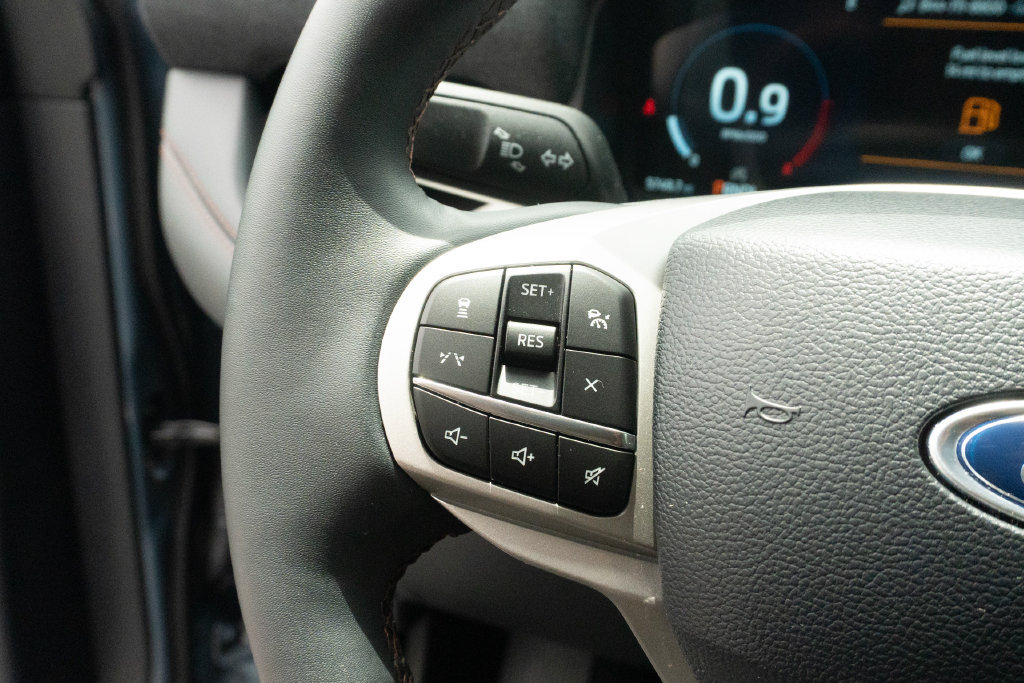 Used 2025 Ford Explorer Active RWD image 23