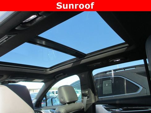 Used 2024 Cadillac XT6 Premium Luxury w/ Technology Package image 16