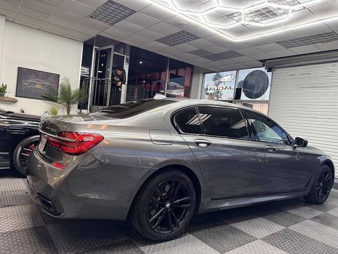 Used 2017 BMW 750i RWD image 35