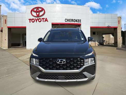 Used 2023 Hyundai Santa Fe SEL image 2