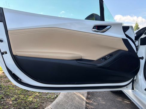 Used 2025 MAZDA MX-5 Miata RF Grand Touring RWD image 45