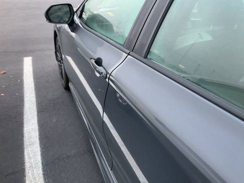 Used 2025 Toyota Camry SE w/ Convenience Package image 9