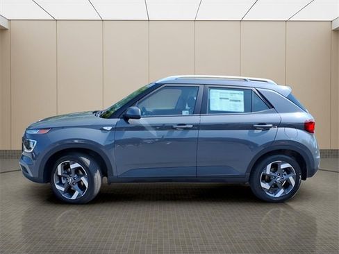 New 2025 Hyundai Venue SEL image 5