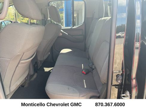 Used 2018 Nissan Frontier SV image 26