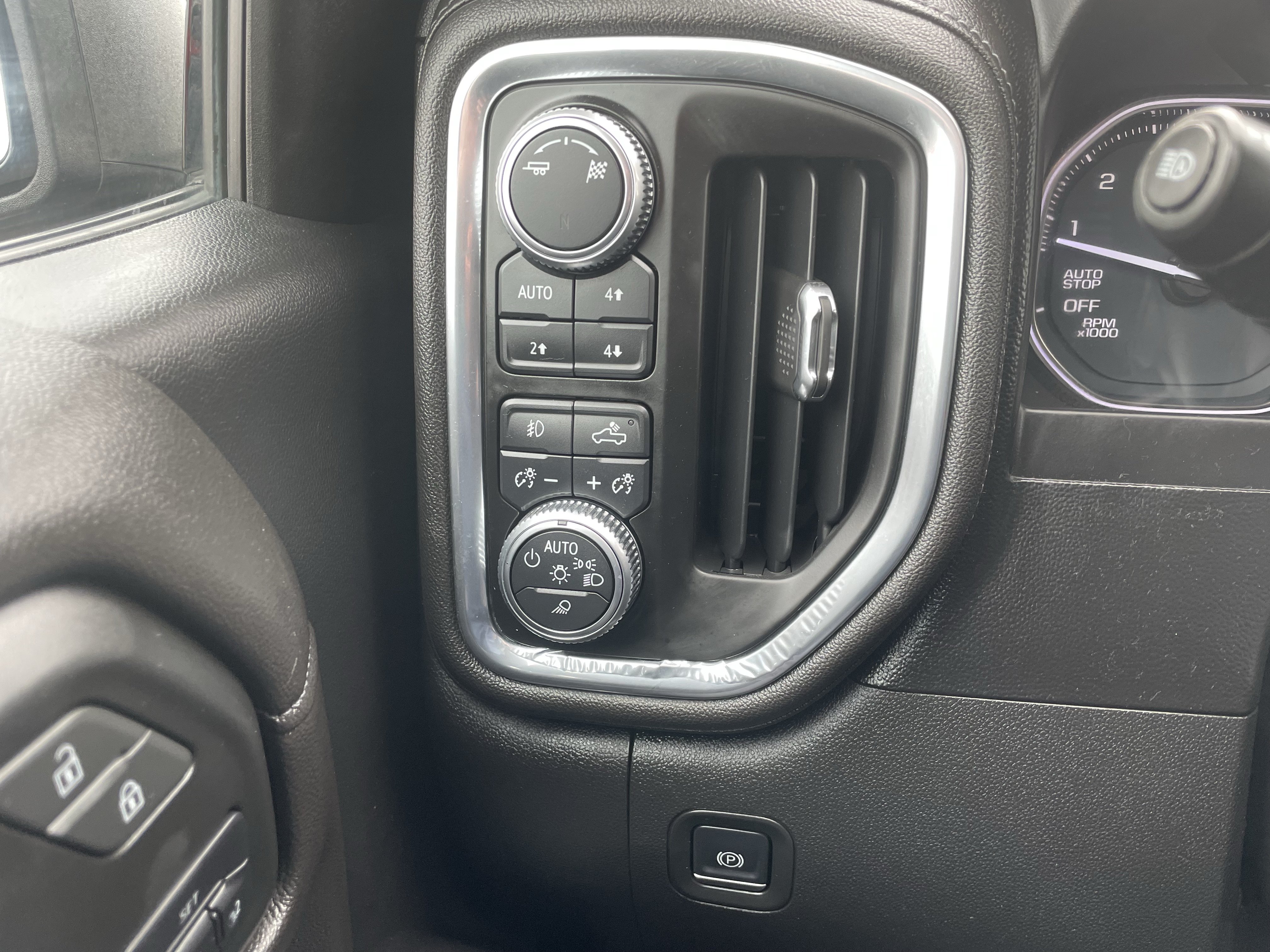 Used 2019 GMC Sierra 1500 SLT w/ SLT Premium Plus Package AWD/4WD image 15