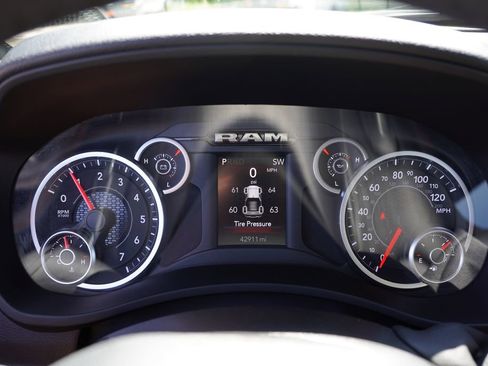 Certified 2026 RAM 2500 Big Horn AWD/4WD image 34