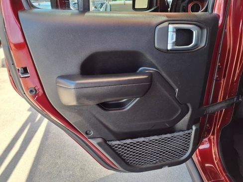 Used 2021 Jeep Wrangler Unlimited Rubicon AWD/4WD image 11