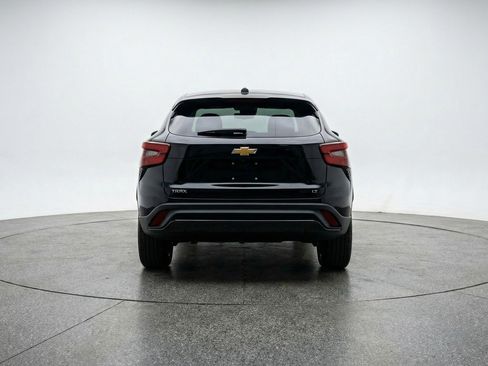Used 2025 Chevrolet Trax LT image 7
