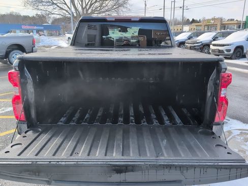 Used 2022 Chevrolet Silverado 1500 LT AWD/4WD image 20