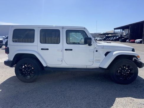 Used 2021 Jeep Wrangler Unlimited Sahara w/ Cold Weather Group AWD/4WD image 4
