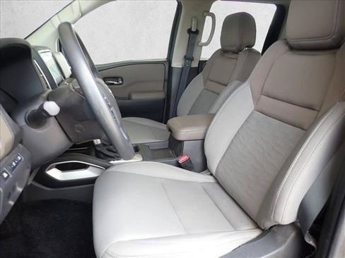 Used 2022 Nissan Frontier SV w/ Technology Package AWD/4WD image 9