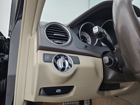 Used 2014 Mercedes-Benz C 250 Sedan image 9