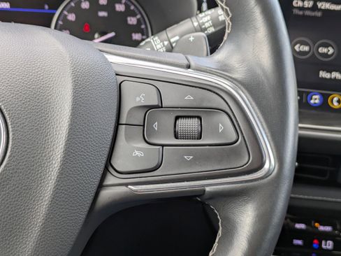 Used 2022 Buick Envision Essence w/ Technology Package I image 30