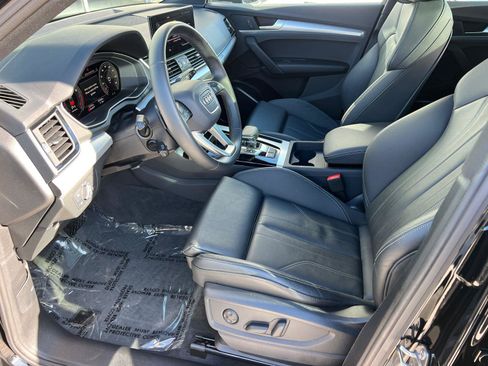 Used 2025 Audi Q5 2.0T Premium w/ Convenience Plus Package image 9