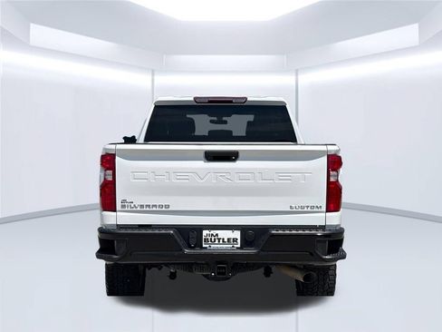 Used 2022 Chevrolet Silverado 2500 Custom AWD/4WD image 5