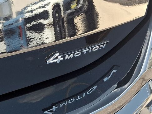 Certified 2025 Volkswagen Tiguan SEL R-Line AWD/4WD image 30