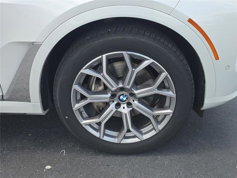Used 2025 BMW X7 xDrive40i AWD/4WD image 7