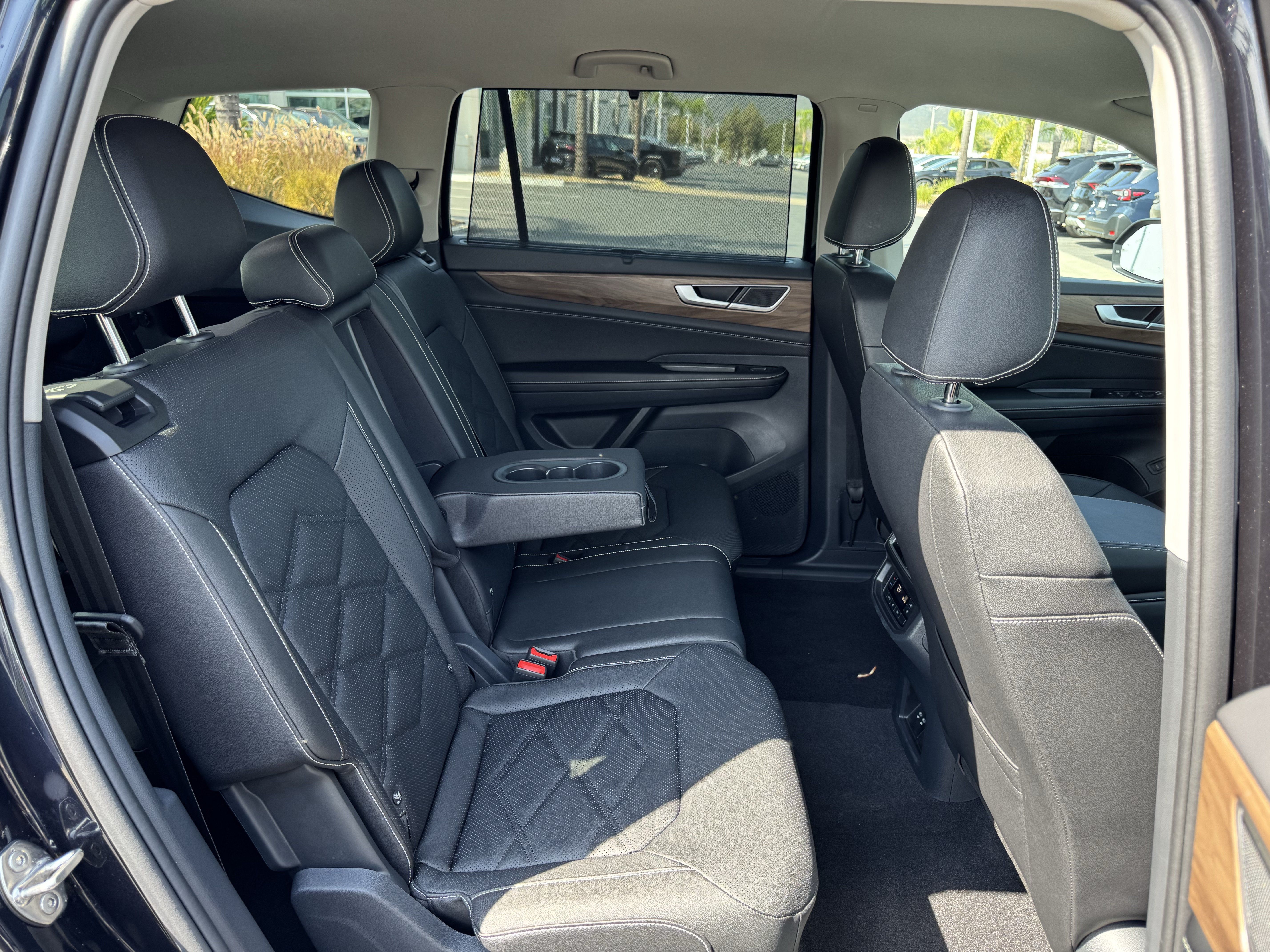 Used 2026 Volkswagen Atlas SE FWD image 32