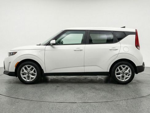 Used 2025 Kia Soul LX w/ LX Technology Package image 5