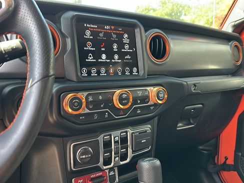 Used 2023 Jeep Gladiator Mojave w/ Cold Weather Group AWD/4WD image 18