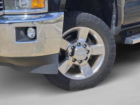 Used 2016 Chevrolet Silverado 2500 LT w/ LT Convenience Package AWD/4WD image 16