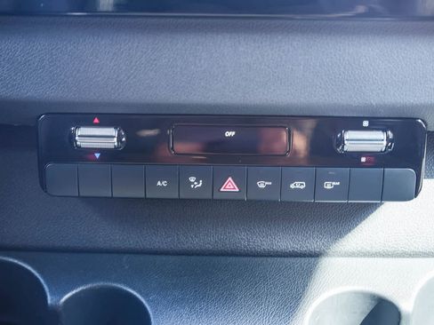 Used 2024 Mercedes-Benz Sprinter 2500 image 15