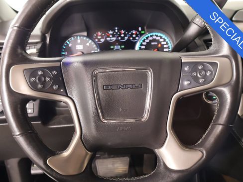 Used 2018 GMC Yukon Denali w/ Denali Ultimate Package AWD/4WD image 3
