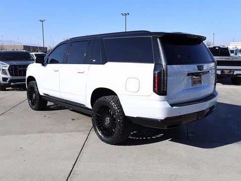 Used 2026 Cadillac Escalade ESV Sport w/ Touring Package image 4