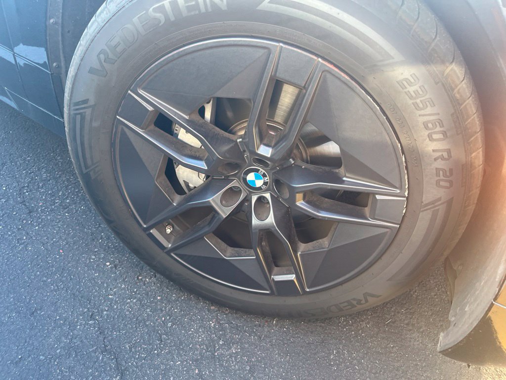Used 2026 BMW iX xDrive45 w/ Premium Package AWD/4WD image 7