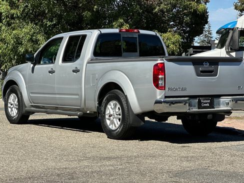 Used 2018 Nissan Frontier SV RWD image 3