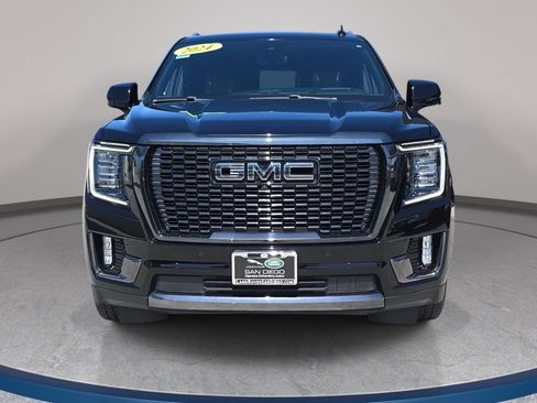Used 2024 GMC Yukon Denali Ultimate AWD/4WD image 3