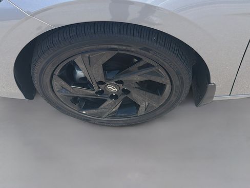 Used 2026 Hyundai Elantra SEL Sport FWD image 33